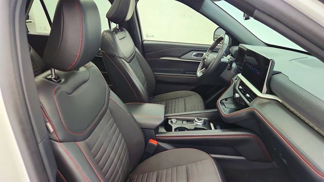 2025 Ford Explorer ST-Line 4WD with Premium Pkg, Panoramic Vista Roof & Street Pack - 22963434 - 24