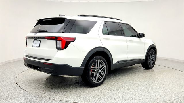 2025 Ford Explorer ST-Line 4WD with Premium Pkg, Panoramic Vista Roof & Street Pack - 22963434 - 4