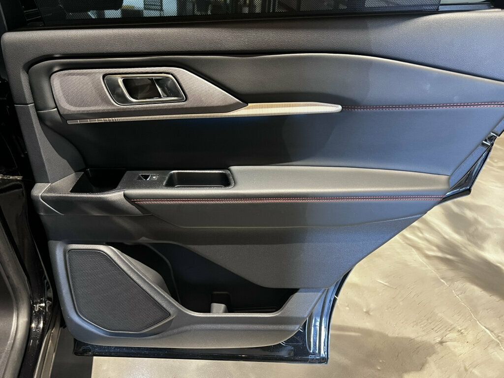 2025 Ford Explorer ST-Line Sport Utility 4D - 23078579 - 24