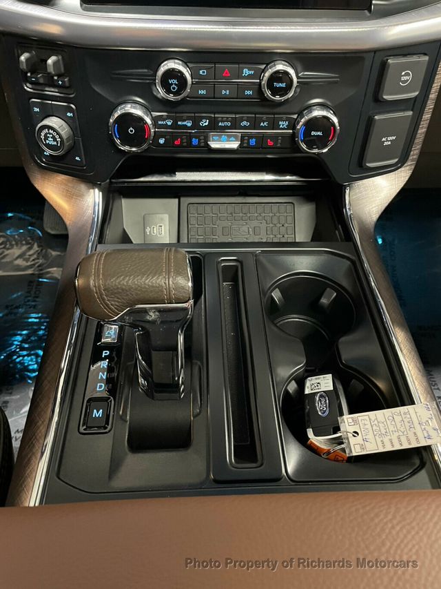 2025 Ford F-150 King Ranch 4WD SuperCrew 5.5' Box - 22984459 - 19