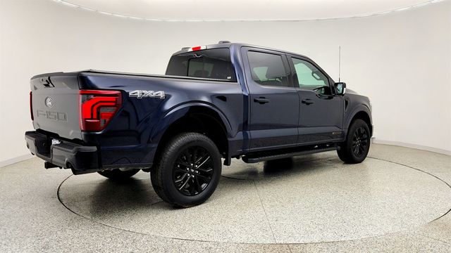 2025 Ford F-150 LARIAT 4WD SuperCrew 5.5' Box w/ 501A, PowerBoost & Blk Appr Pkg - 23026814 - 4