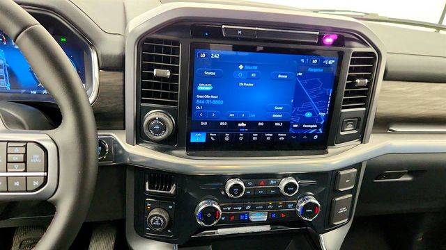 2025 Ford F-150 LARIAT 4WD SuperCrew 5.5' Box w/ 5.0L V8 Engine - 23017627 - 16