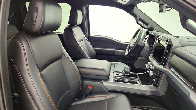 2025 Ford F-150 LARIAT 4WD SuperCrew 5.5' Box w/ 5.0L V8 Engine - 23017627 - 23