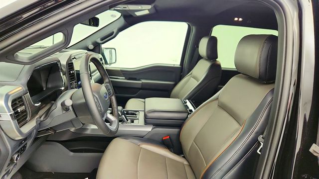 2025 Ford F-150 LARIAT 4WD SuperCrew 5.5' Box w/ Group 501A & Tow/Haul Package - 23017527 - 18