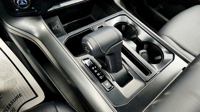 2025 Ford F-150 LARIAT 4WD SuperCrew 5.5' Box with Equipment 501A and PowerBoost - 22960724 - 14