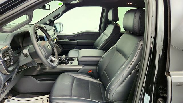 2025 Ford F-150 LARIAT 4WD SuperCrew 5.5' Box with Equipment 501A and PowerBoost - 22960724 - 17