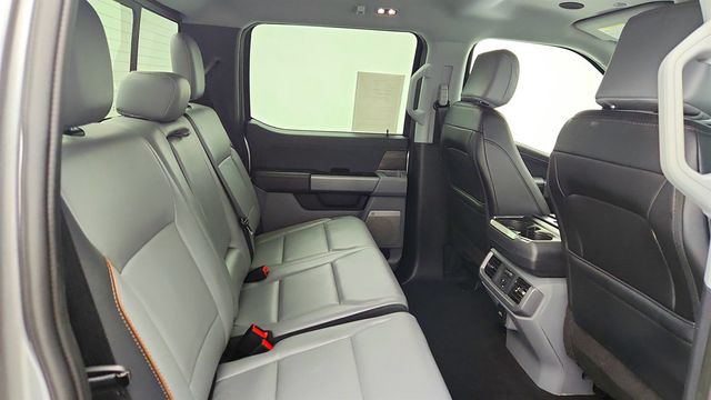 2025 Ford F-150 LARIAT 4WD SuperCrew 6.5' Box w/ Equip 502A, Hard Tonneau Cover - 23005730 - 22