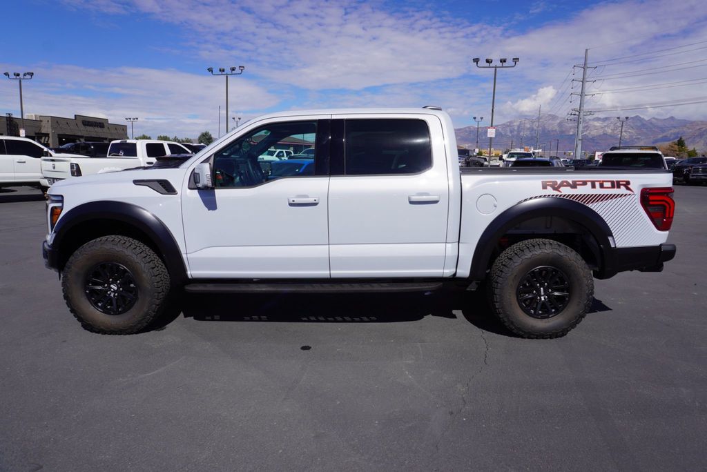 2025 Ford F-150 Raptor photo 2