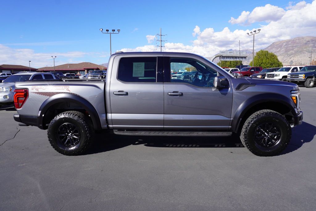 2025 Ford F-150 Raptor photo 12
