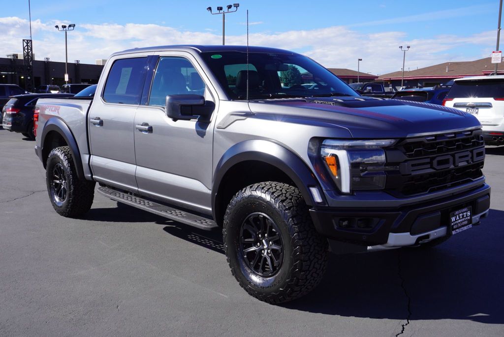2025 Ford F-150 Raptor photo 13