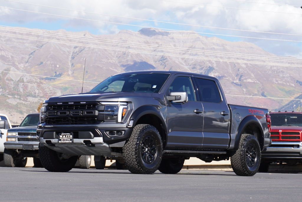 2025 Ford F-150 Raptor photo 2