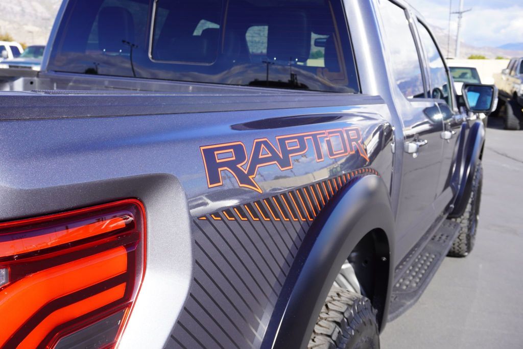 2025 Ford F-150 Raptor photo 17