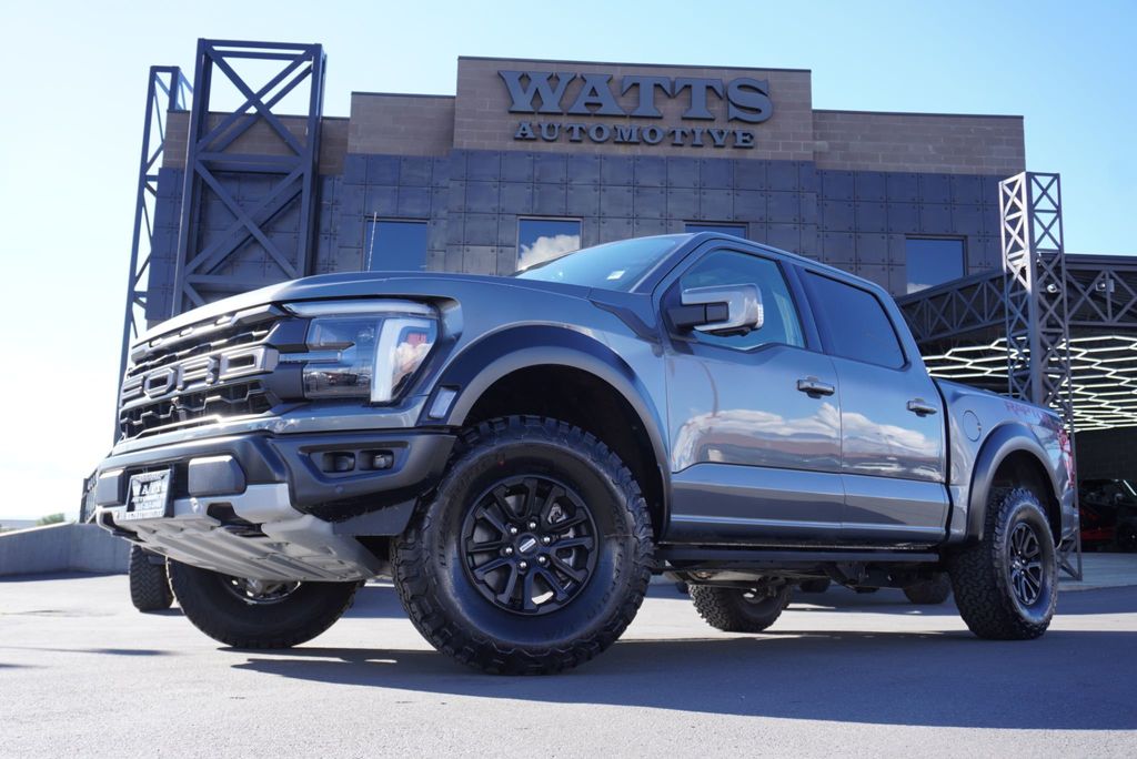2025 Ford F-150 Raptor photo 3