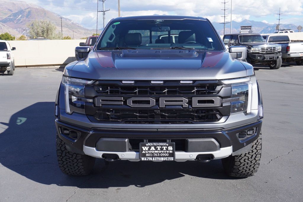 2025 Ford F-150 Raptor photo 4