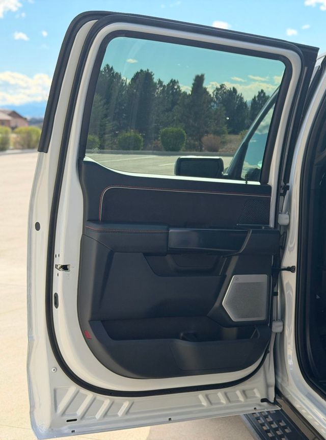 2025 Ford F-150 Raptor 4WD SuperCrew "R" - 23008356 - 31