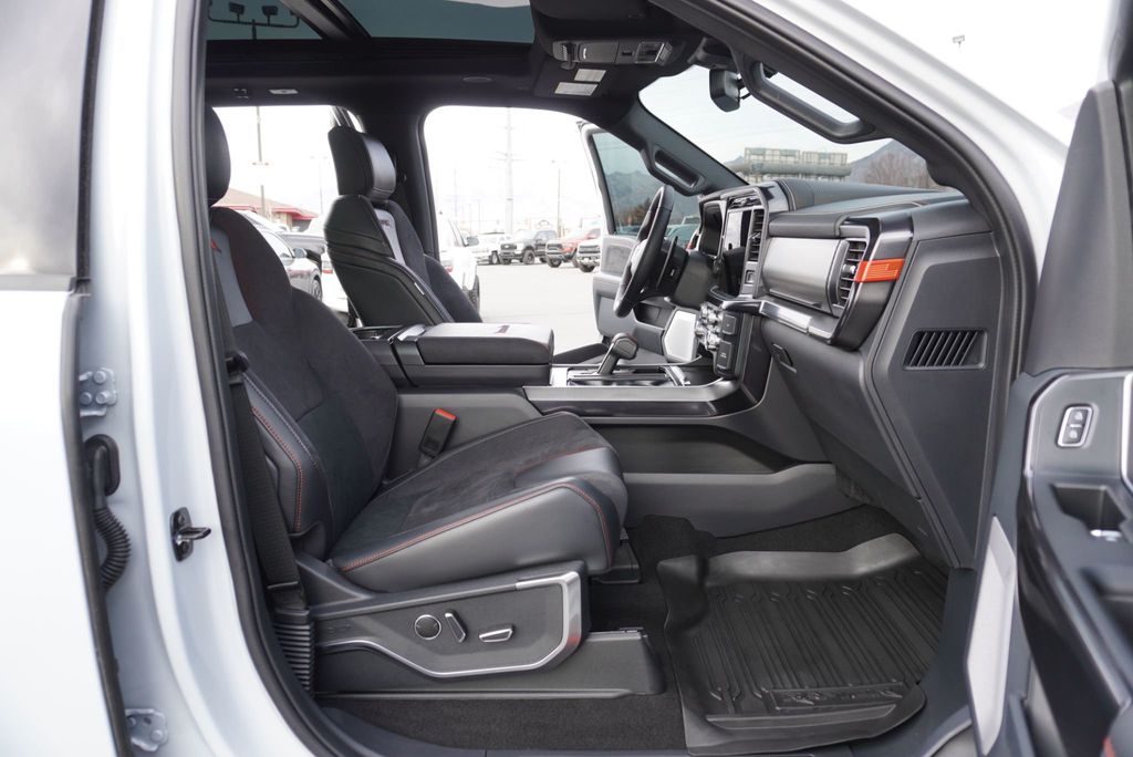 2025 Ford F-150 SEMA RAPTOR R  - 22945939 - 26