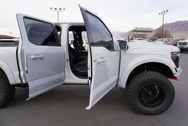 2025 Ford F-150 SEMA RAPTOR R  - 22945939 - 28