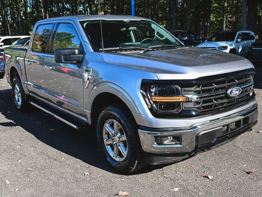 2025 Ford F-150 XLT photo 3