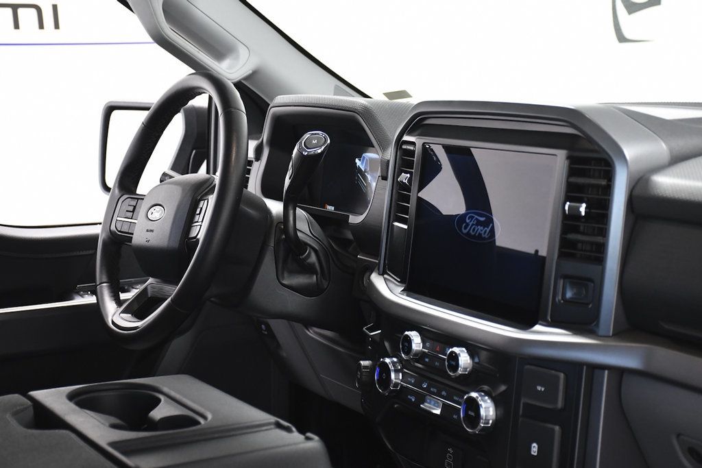 2025 Ford F-150 XLT 2WD SuperCrew 5.5' Box - 23081812 - 16