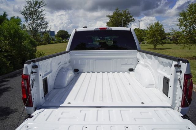 2025 Ford F-150 XLT 2WD SuperCrew 5.5' Box - 22942948 - 11