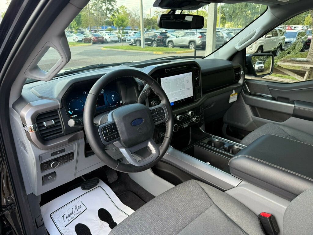 2025 Ford F-150 XLT photo 2