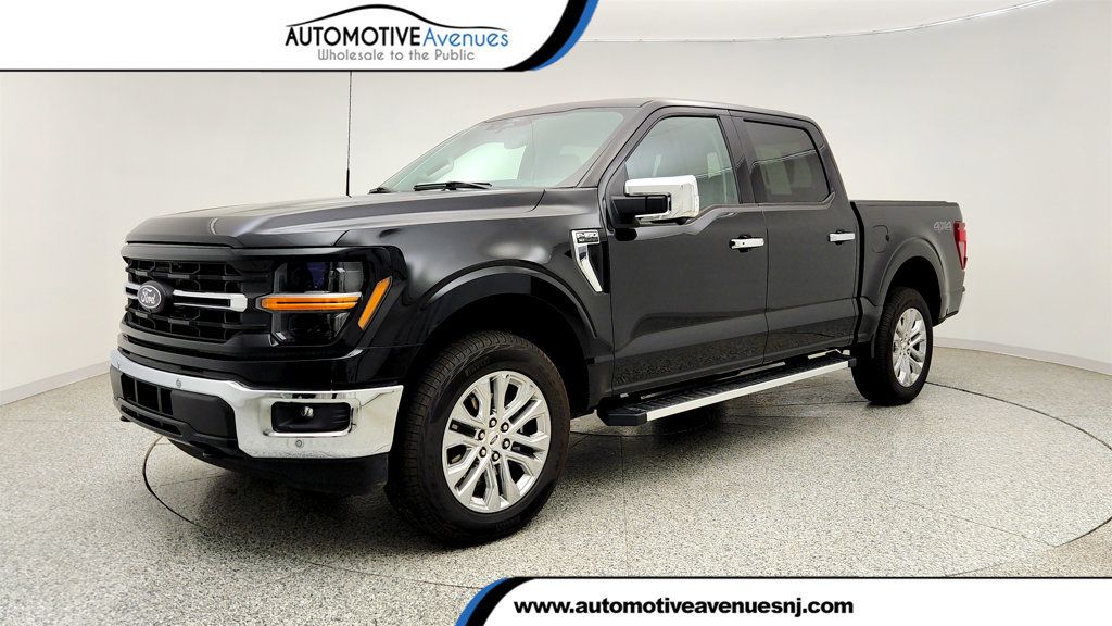 2025 Ford F-150 XLT 4WD SuperCrew 5.5' Box w/ 302A, 20'' Wheels & Hard Tonneau - 23026904 | Video 1