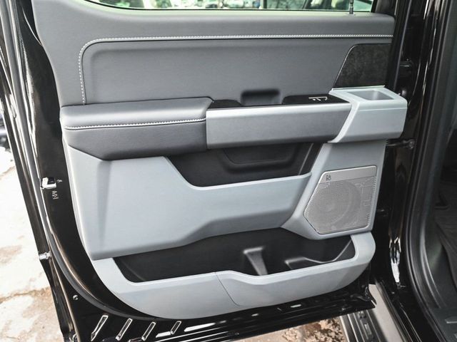 2025 Ford F-150 Lightning Flash - 22987600 - 9