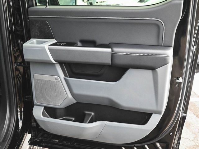 2025 Ford F-150 Lightning Flash - 22987600 - 10