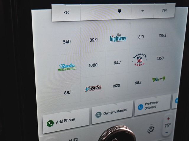 2025 Ford F-150 Lightning Flash - 22987600 - 17