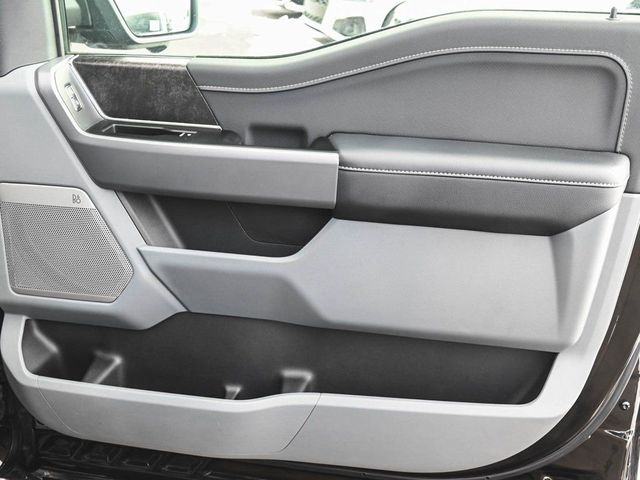 2025 Ford F-150 Lightning Flash - 22987600 - 8