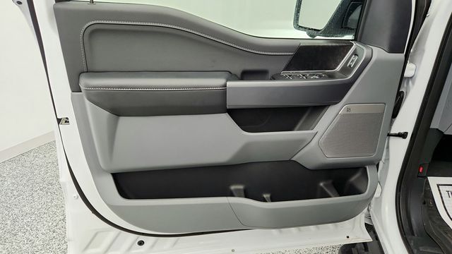 2025 Ford F-150 Lightning Flash 4WD SuperCrew 5.5' Box with Pro Power Onboard - 22953448 - 9