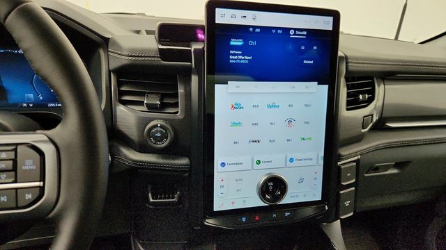 2025 Ford F-150 Lightning Flash 4WD SuperCrew 5.5' Box with Pro Power Onboard - 22953448 - 16