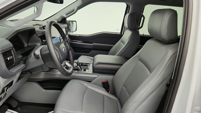 2025 Ford F-150 Lightning Flash 4WD SuperCrew 5.5' Box with Pro Power Onboard - 22953448 - 19