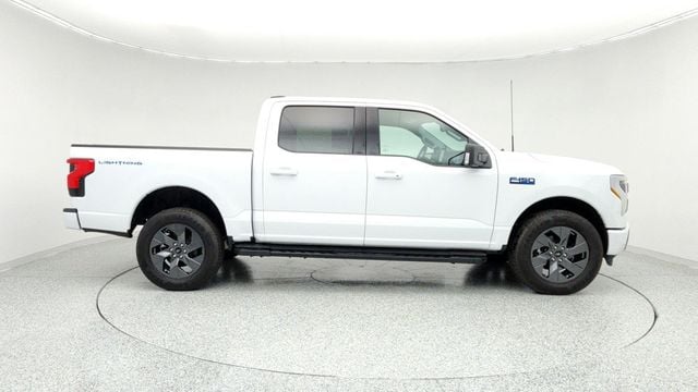 2025 Ford F-150 Lightning Flash 4WD SuperCrew 5.5' Box with Pro Power Onboard - 22953448 - 3