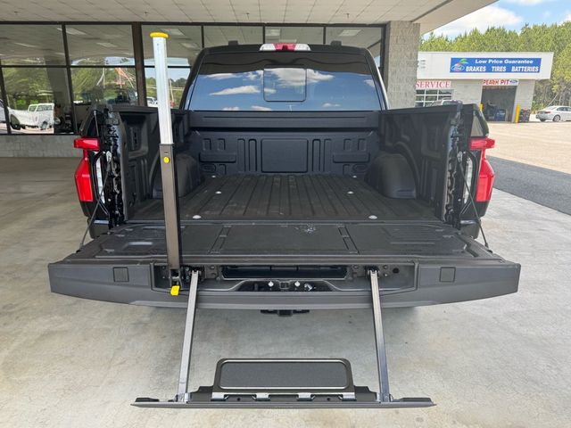 2025 Ford F-150 Lightning Lariat - 23026008 - 36