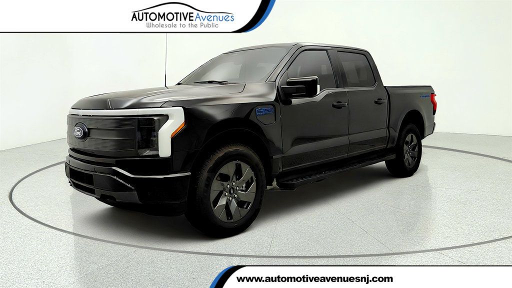 2025 Ford F-150 Lightning LARIAT 4WD SuperCrew 5.5' Box w/ Extended Range Battery - 23057942 | Video 1