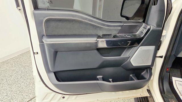 2025 Ford F-150 Lightning Platinum 4WD SuperCrew 5.5' Box w/ Retractable Tonneau Cover - 23002138 - 9