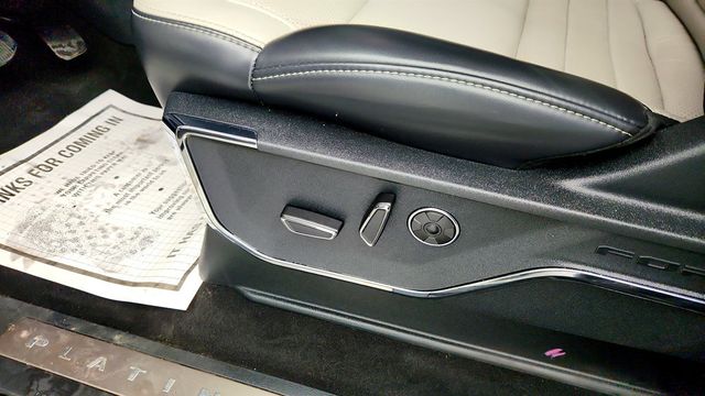 2025 Ford F-150 Lightning Platinum 4WD SuperCrew 5.5' Box w/ Retractable Tonneau Cover - 23002138 - 10