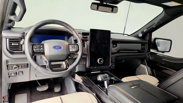 2025 Ford F-150 Lightning Platinum 4WD SuperCrew 5.5' Box w/ Retractable Tonneau Cover - 23002138 - 12