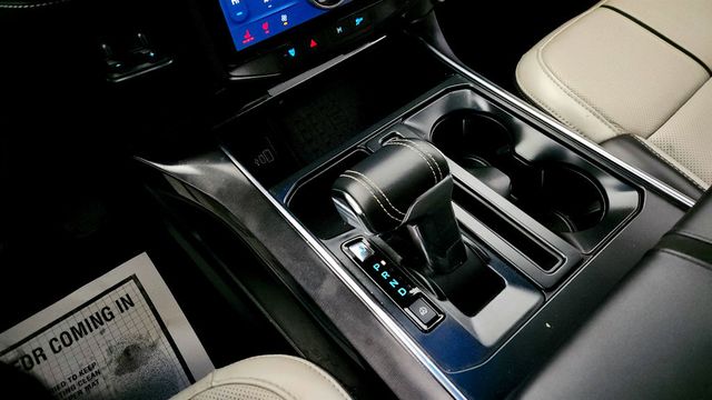 2025 Ford F-150 Lightning Platinum 4WD SuperCrew 5.5' Box w/ Retractable Tonneau Cover - 23002138 - 16