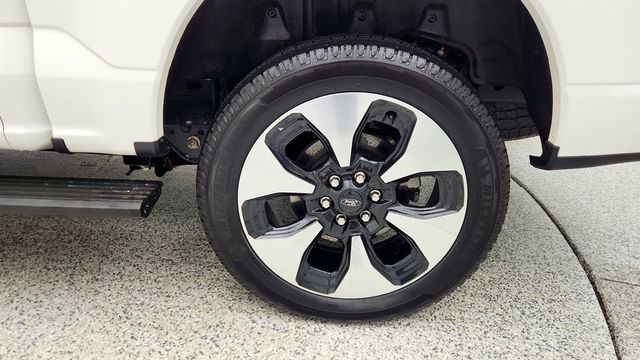 2025 Ford F-150 Lightning Platinum 4WD SuperCrew 5.5' Box w/ Retractable Tonneau Cover - 23002138 - 8