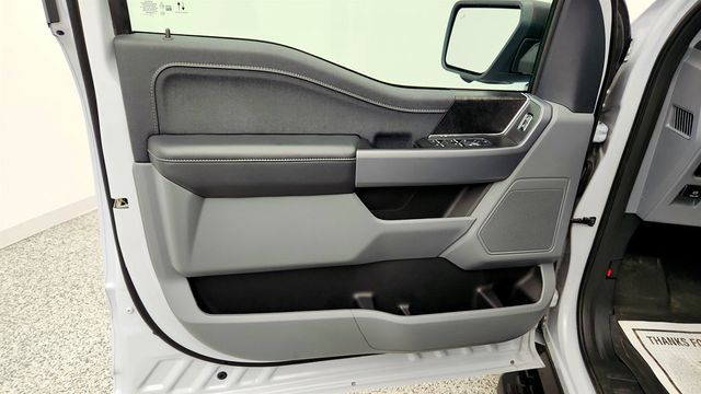 2025 Ford F-150 Lightning XLT 4WD SuperCrew 5.5' Box - 23022632 - 9