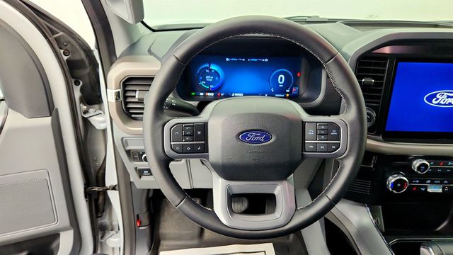 2025 Ford F-150 Lightning XLT 4WD SuperCrew 5.5' Box - 23022632 - 12