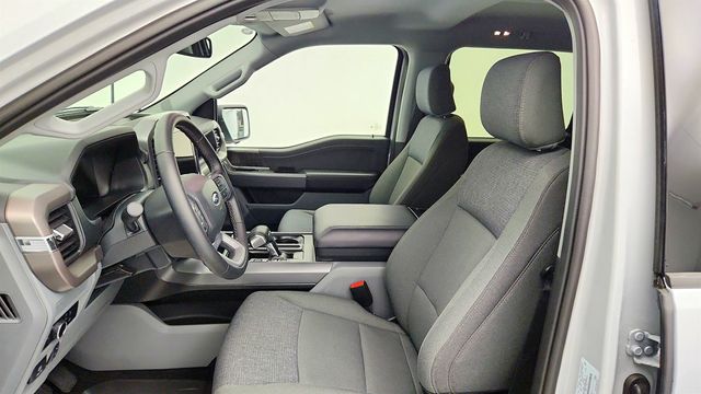 2025 Ford F-150 Lightning XLT 4WD SuperCrew 5.5' Box - 23022632 - 19