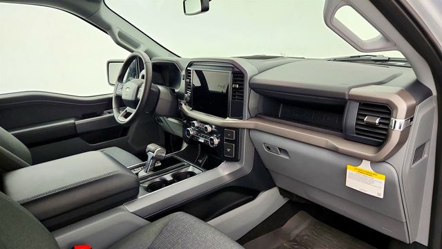 2025 Ford F-150 Lightning XLT 4WD SuperCrew 5.5' Box - 23022632 - 24