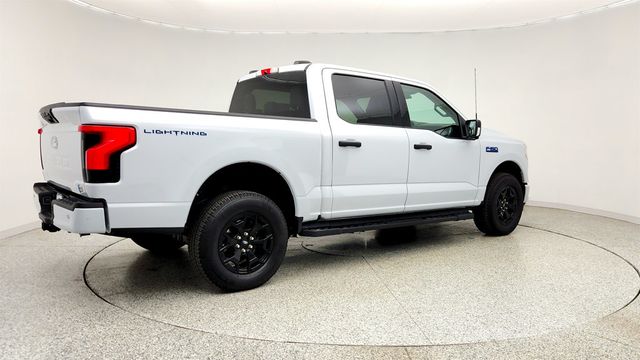 2025 Ford F-150 Lightning XLT 4WD SuperCrew 5.5' Box - 23022632 - 4