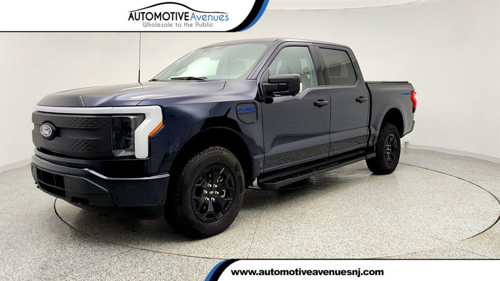 2025 Ford F-150 Lightning XLT 4WD SuperCrew 5.5' Box w/ Soft Tonneau Cover - 23016998 | Video 1
