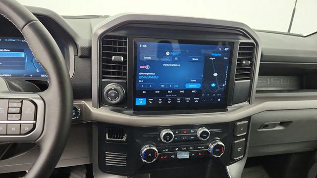 2025 Ford F-150 Lightning XLT 4WD SuperCrew 5.5' Box w/ Soft Tonneau Cover - 23016998 - 13