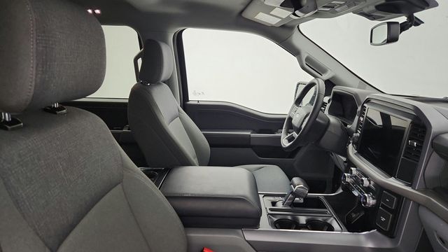 2025 Ford F-150 Lightning XLT 4WD SuperCrew 5.5' Box w/ Soft Tonneau Cover - 23016998 - 20