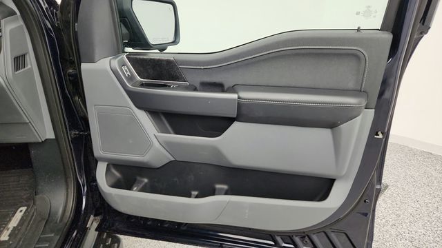 2025 Ford F-150 Lightning XLT 4WD SuperCrew 5.5' Box w/ Soft Tonneau Cover - 23016998 - 22